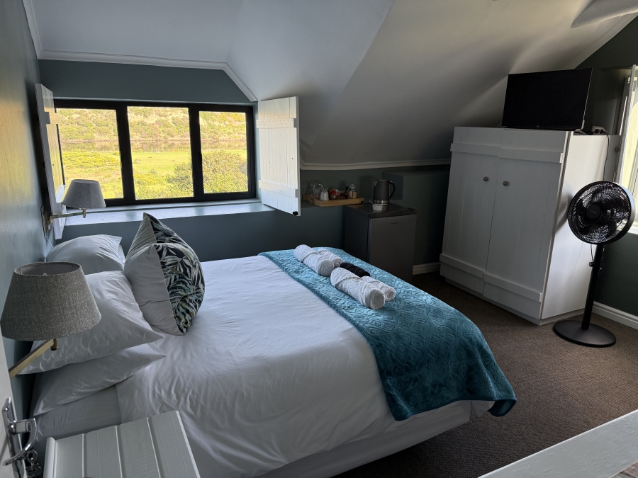 8 Bedroom Property for Sale in Stilbaai Oos Western Cape